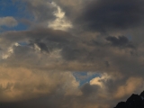 Wolken über den BergenMatterhorn-Raubkopien im Kaukasus bei Dombai