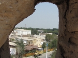 Usbekistan Chiwa: Blick durch die Stadtmauer